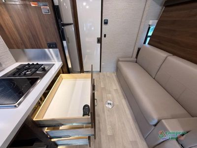 2020 Winnebago Navion — photo 33 view