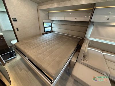 2020 Winnebago Navion — photo 41 view