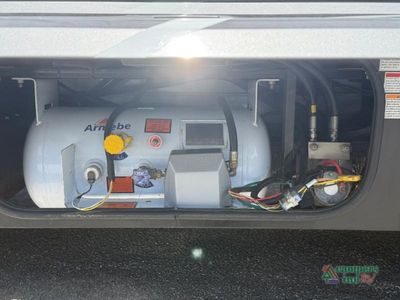 2020 Winnebago Navion — photo 21 view