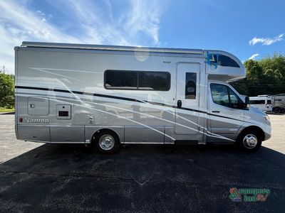 2020 Winnebago Navion — photo 7 view