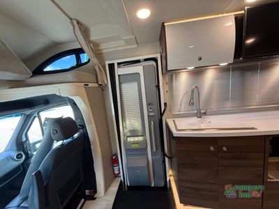 2020 Winnebago Navion — photo 45 view
