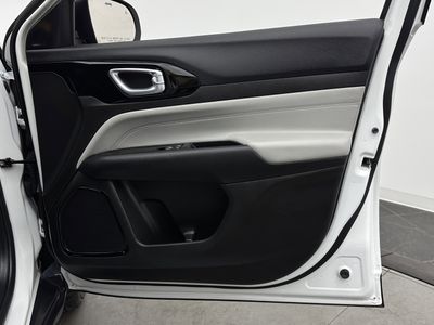 2025 Jeep Compass - Photo 29