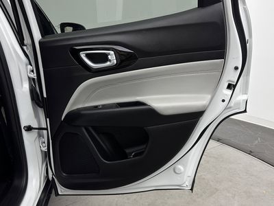 2025 Jeep Compass - Photo 27