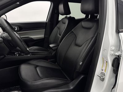 2025 Jeep Compass - Photo 12