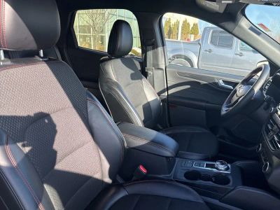 2025 Ford Escape ST-Line — photo 22 view