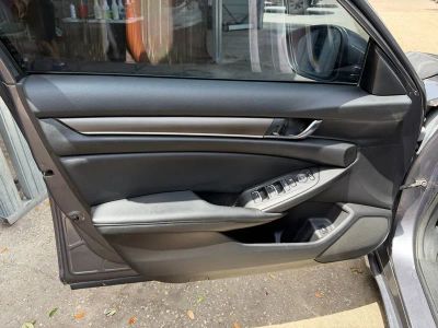 2021 Honda Accord Sedan — photo 13 view
