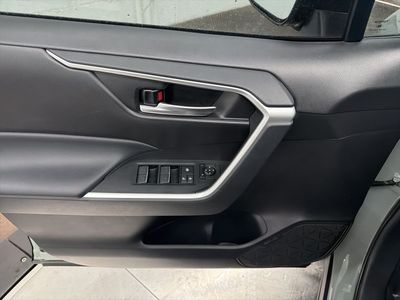 2023 Toyota RAV4 - Photo 19
