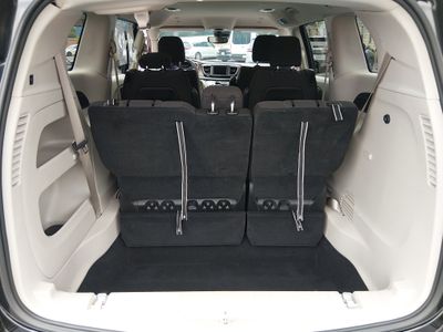 2023 Chrysler Voyager - Photo 11