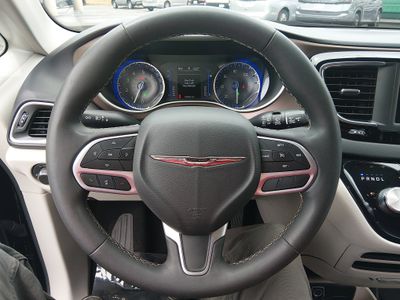 2023 Chrysler Voyager - Photo 12