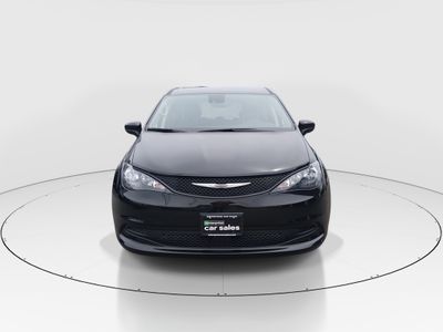 2023 Chrysler Voyager - Photo 2