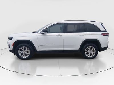 2023 Jeep Grand Cherokee - Photo 4