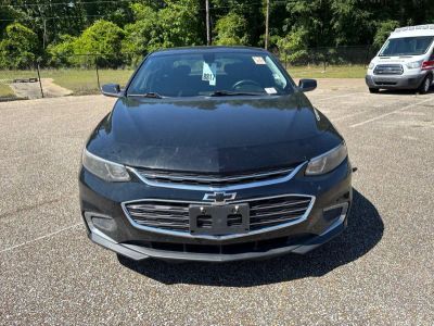 2016 Chevrolet Malibu - Photo 2