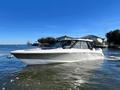 2025 Boston Whaler 380 Realm - Photo 3