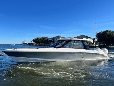 2025 Boston Whaler 380 Realm - Photo 4
