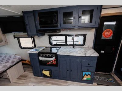 2026 Coachmen RV Apex Ultra-Lite - Photo 10