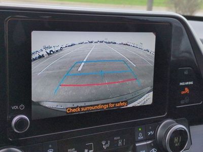 2024 Toyota Highlander — photo 12 view