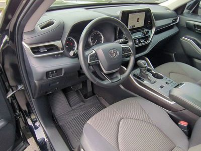 2024 Toyota Highlander — photo 9 view