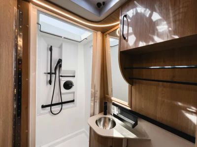 2026 Leisure Travel Vans UNITY — photo 20 view