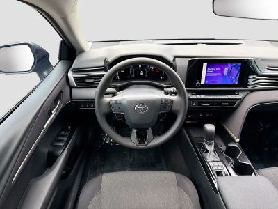 2025 Toyota Camry — photo 16 view
