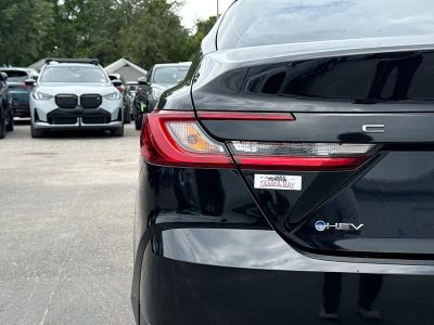 2025 Toyota Camry — photo 10 view