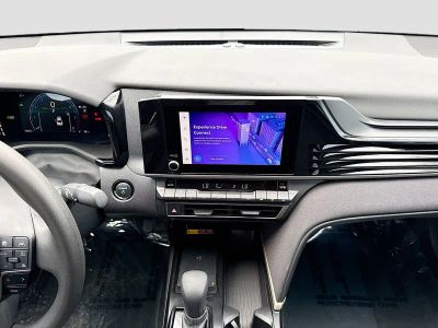 2025 Toyota Camry — photo 18 view