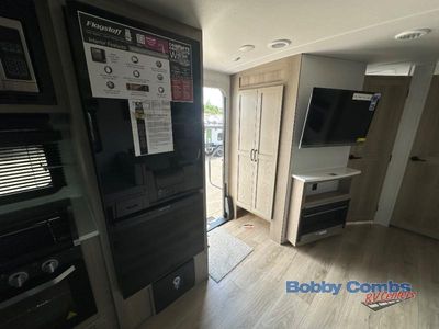 2025 Forest River RV Flagstaff Super Lite - Photo 8