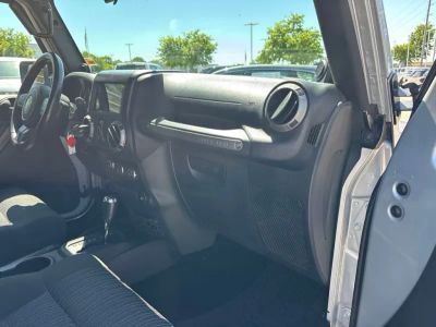 2011 Jeep Wrangler - Photo 44