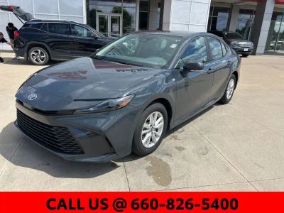 2026 Toyota Camry - Photo 2