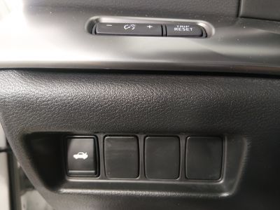 2023 Nissan Maxima — photo 13 view