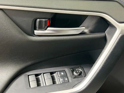 2025 Toyota RAV4 Hybrid — photo 14 view