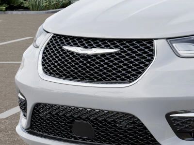 2026 Chrysler Pacifica — photo 11 view
