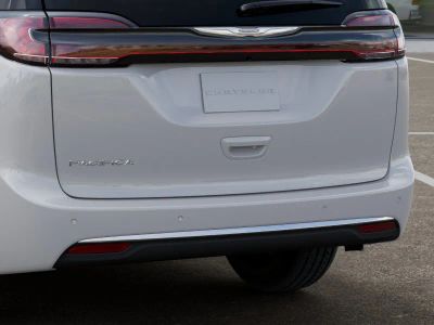 2026 Chrysler Pacifica — photo 13 view