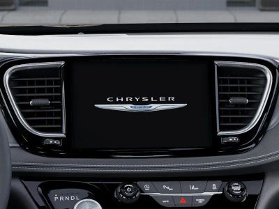 2026 Chrysler Pacifica — photo 18 view