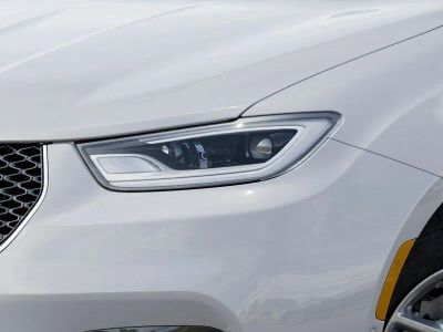 2026 Chrysler Pacifica — photo 10 view
