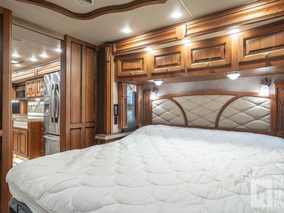 2017 Tiffin Motorhomes Allegro Bus — photo 22 view