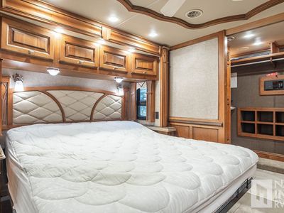 2017 Tiffin Motorhomes Allegro Bus — photo 21 view