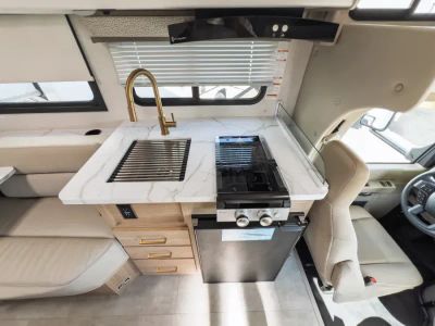 2027 Thor Motor Coach CHATEAU — photo 8 view