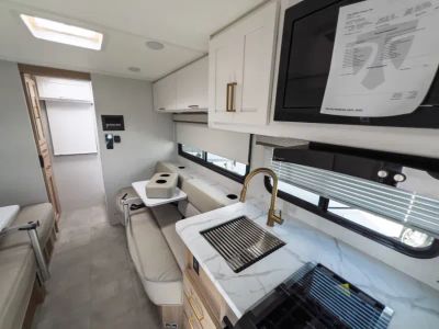 2027 Thor Motor Coach CHATEAU — photo 7 view