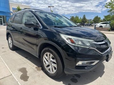 2015 Honda CR-V — rear three-quarter view