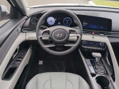 2026 Hyundai ELANTRA — photo 18 view