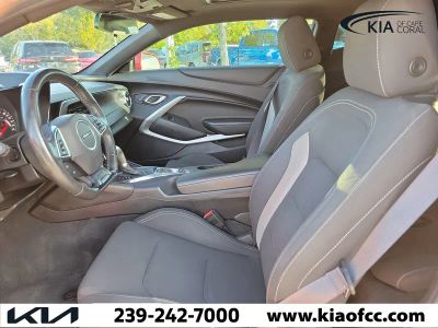 2017 Chevrolet Camaro — photo 10 view