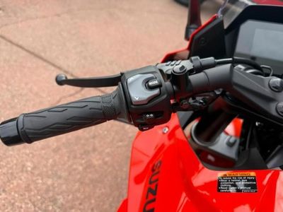 2026 Suzuki GSX-8R - Photo 10