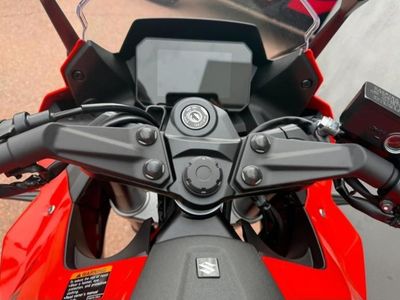 2026 Suzuki GSX-8R - Photo 11