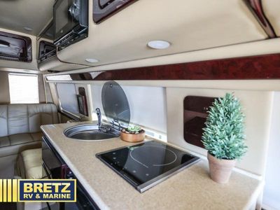 2015 Midwest Automotive Designs Weekender — photo 15 view