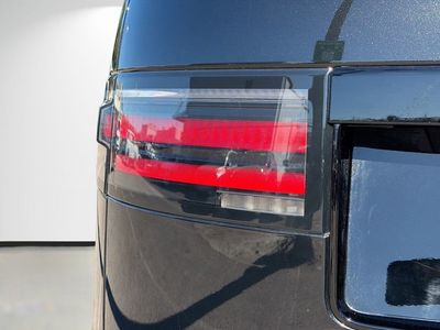 2026 Land Rover Discovery - Photo 10