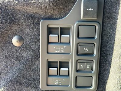 2026 Land Rover Discovery - Photo 12