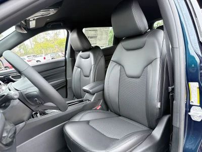 2026 Jeep Compass — photo 10 view