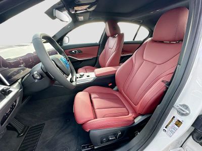 2026 BMW 3 Series — photo 15 view