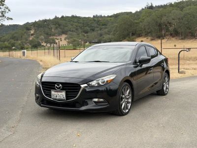 2018 Mazda MAZDA3 — side profile view