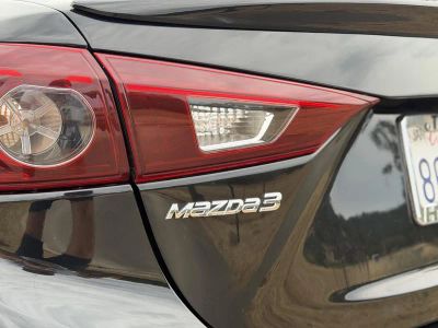 2018 Mazda MAZDA3 — photo 11 view